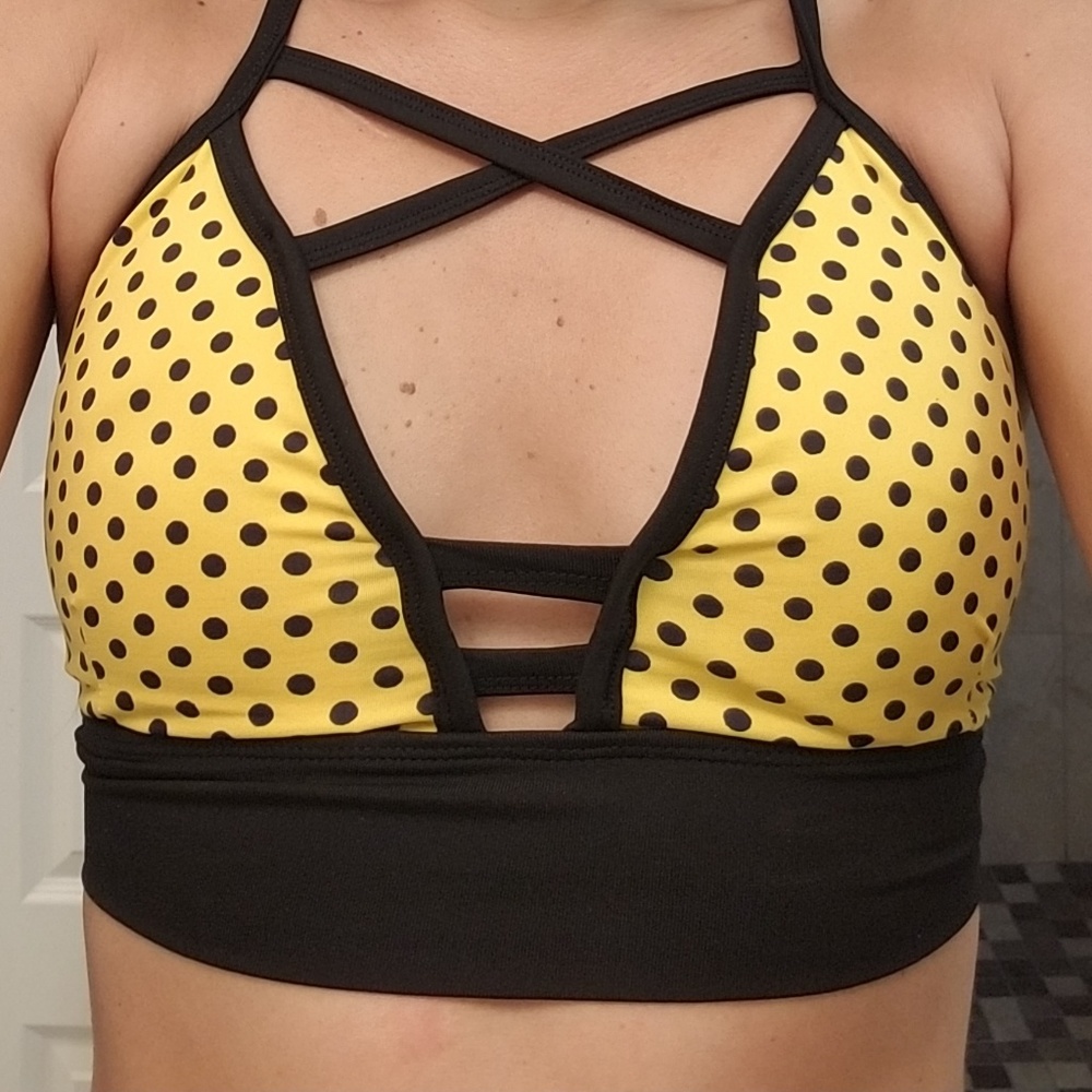 Polka dot strappy sports bra